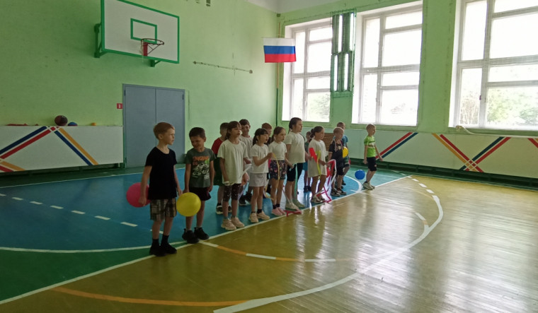 Церемония открытия лагерной смены.